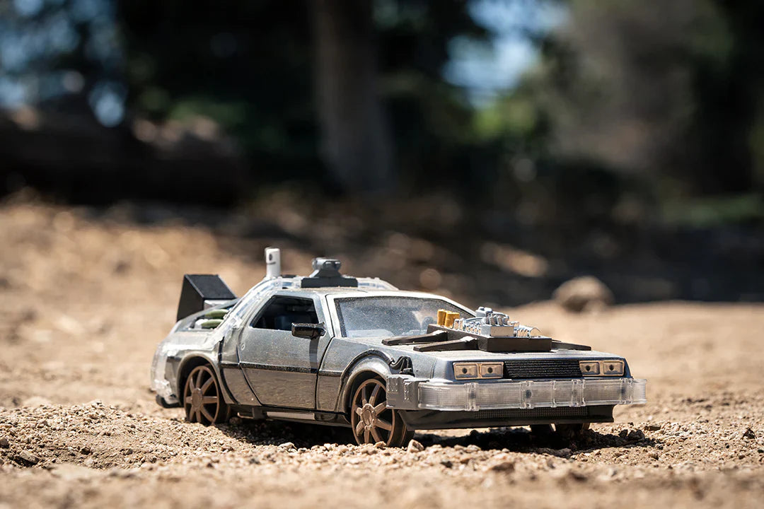 Back to the Future Part III (rail version) die-cast 1:24 scale "Hollywood Rides" light-up DeLorean Time Machine by MyHackerTech