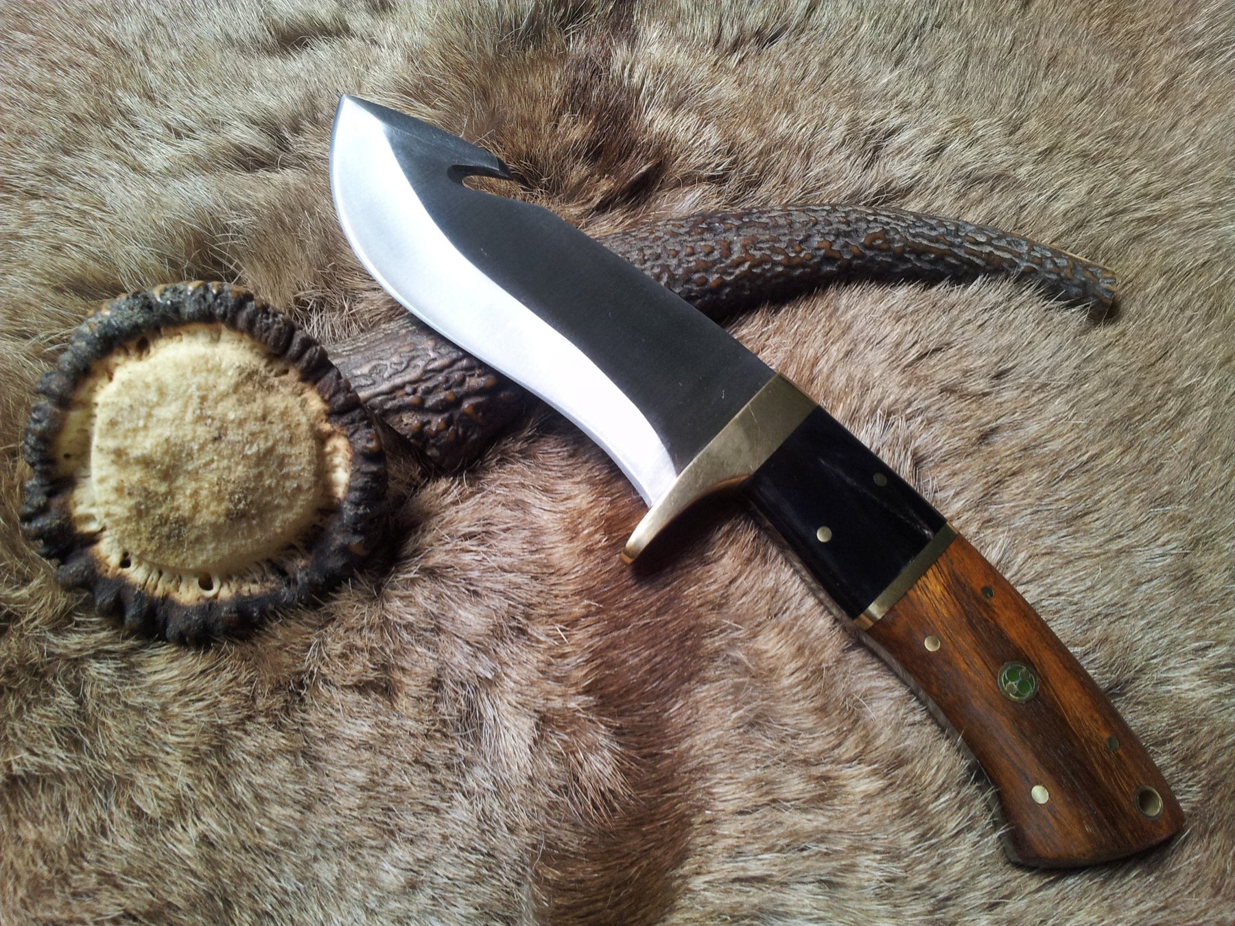 Fixed Blade Guthook Knife - 1095 High Carbon Steel & Rosewood/Buffalo Horn Handle by MyHackerTech