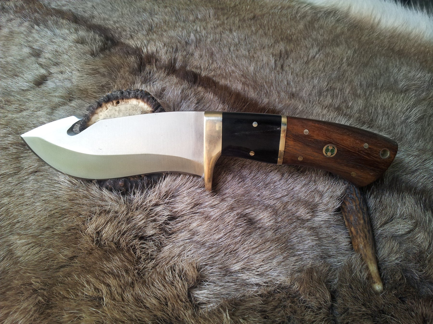 Fixed Blade Guthook Knife - 1095 High Carbon Steel & Rosewood/Buffalo Horn Handle by MyHackerTech