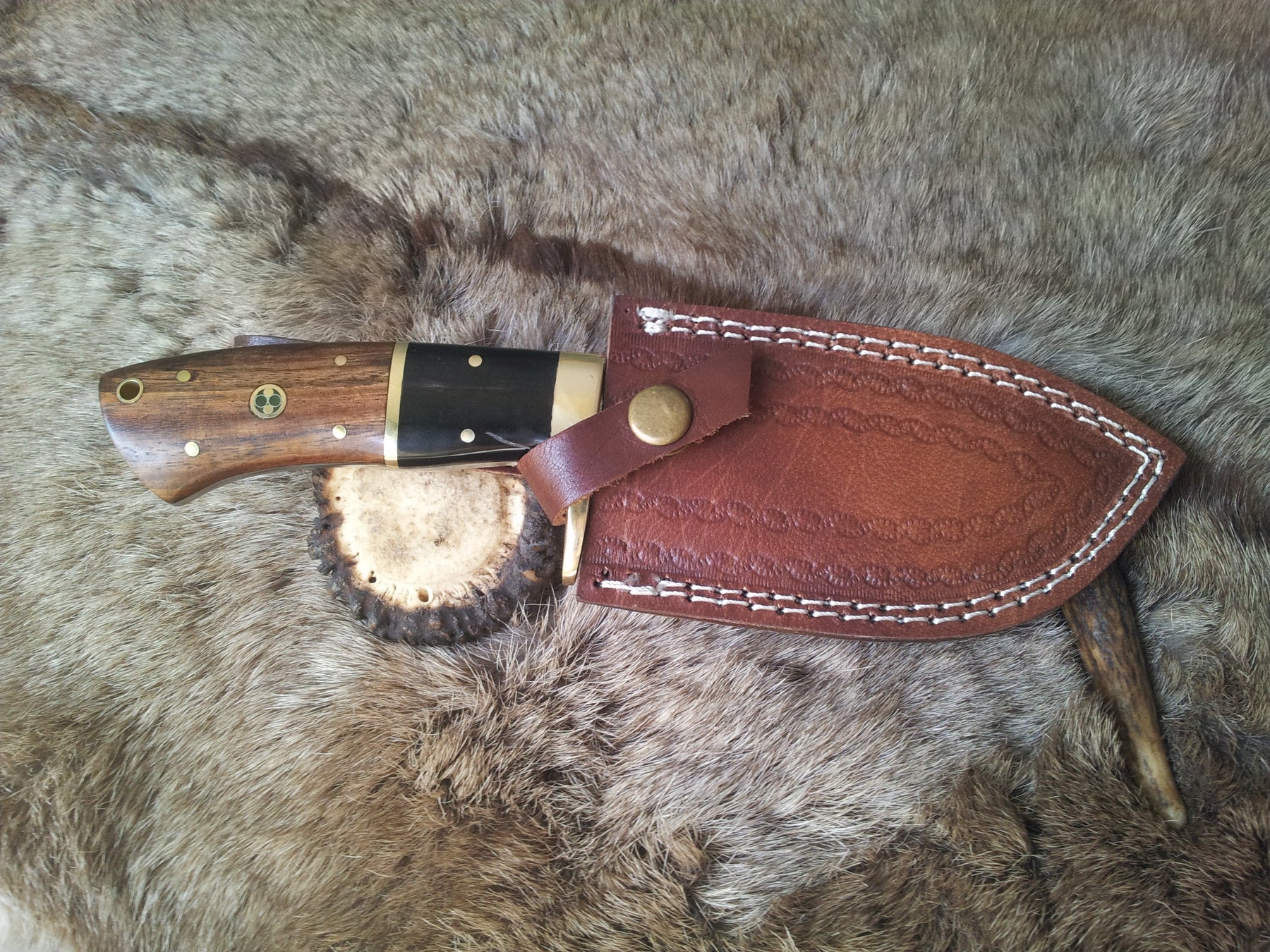 Fixed Blade Guthook Knife - 1095 High Carbon Steel & Rosewood/Buffalo Horn Handle by MyHackerTech
