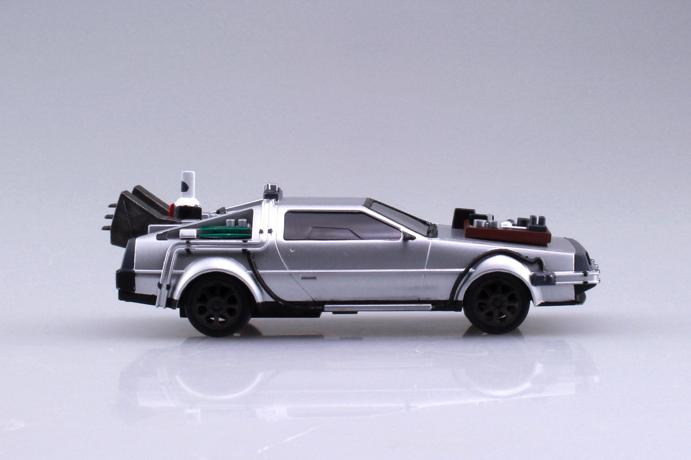 Back to the Future Part III pull-back DeLorean 1:43 scale plastic model kit by MyHackerTech