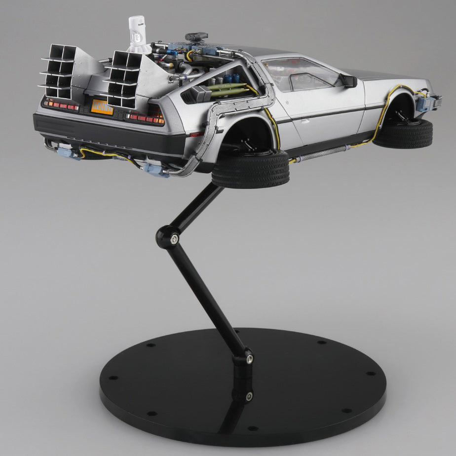 Back to the Future Part II DeLorean Time Machine 1:24 Scale Model Kit by MyHackerTech