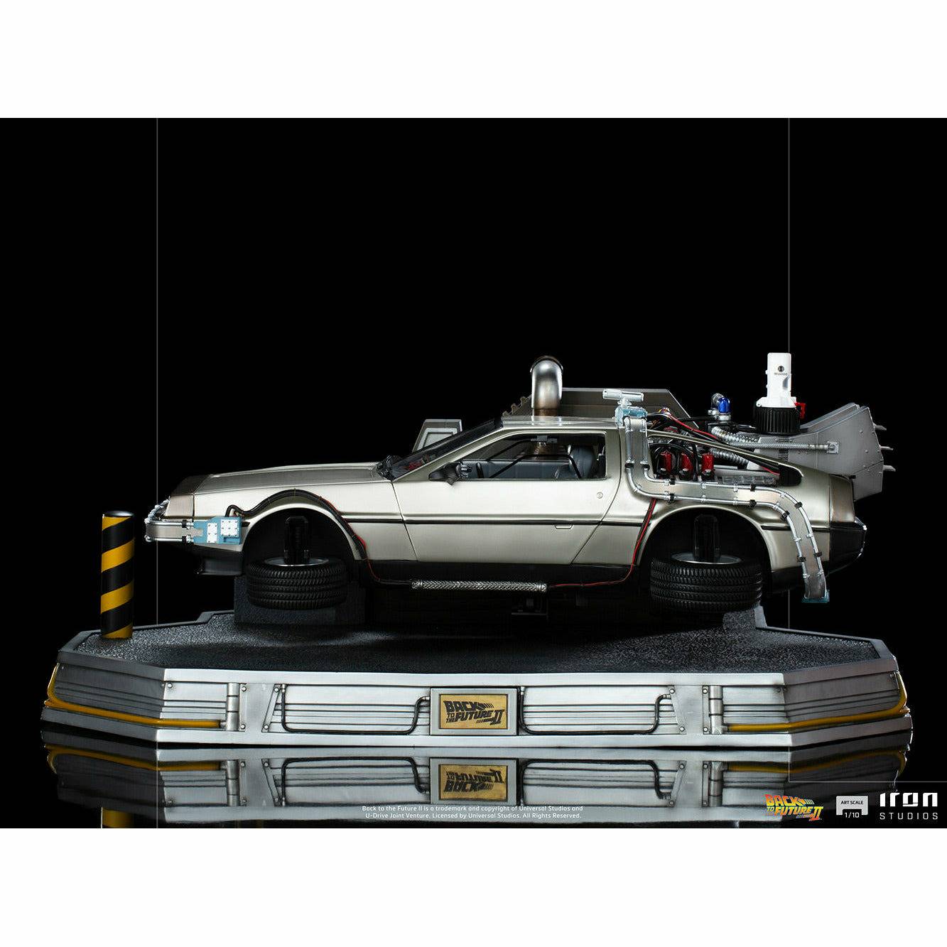 Iron Studios Back to the Future Part II DeLorean (Regular Version) 1:10 Scale Statue by MyHackerTech
