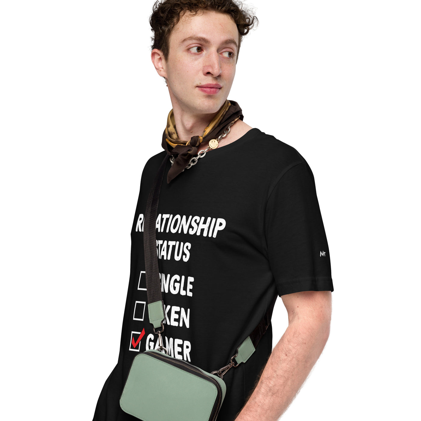 Relationship Status : Gamer - Unisex t-shirt